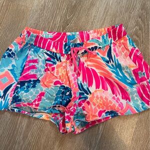 Lilly Pulitzer active beach shorts printed size medium with tie and pocket